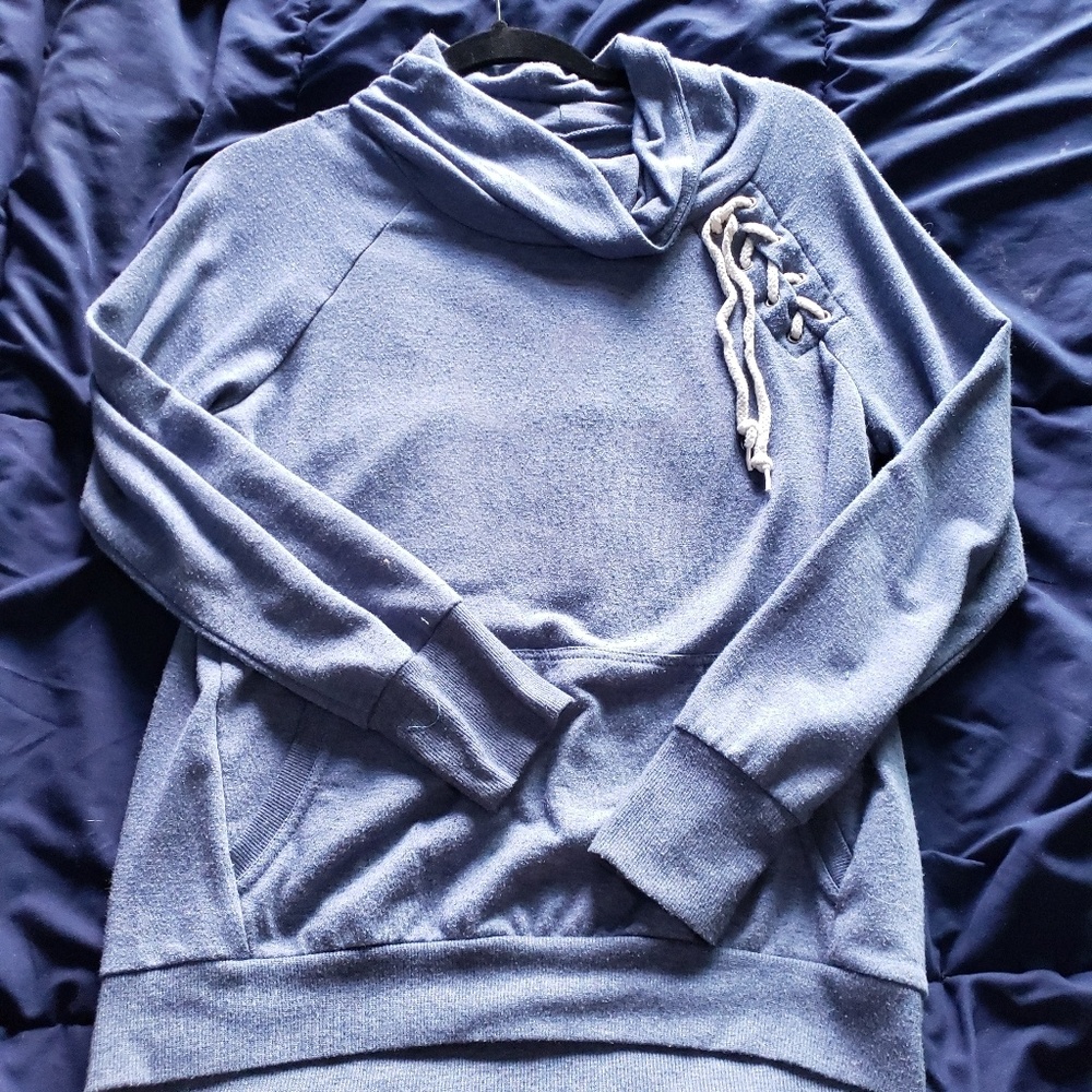Loose neck long sleeve desert print shirt